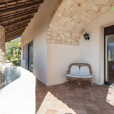Appartamento Emma's Fronte Mare Con Piscina