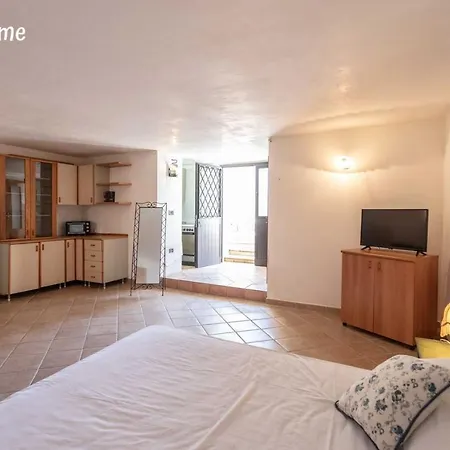 Appartamento Emma's Fronte Mare Con Piscina Torre Suda