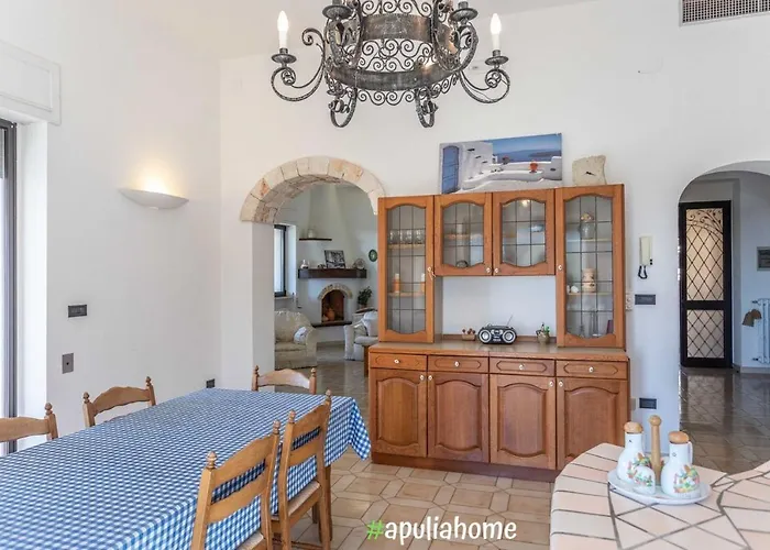 Emma's Fronte Mare Con Piscina - Apulia Daire
